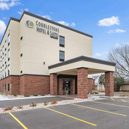 Cobblestone Hotel & Suites - Mosinee Exterior photo