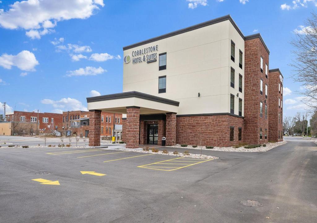 Cobblestone Hotel & Suites - Mosinee Exterior photo
